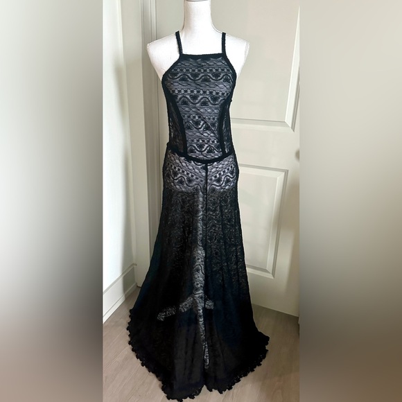 Kendall & Kylie Black Lace Maxi Dress, Swim Cover-Up - Picture 5 of 7